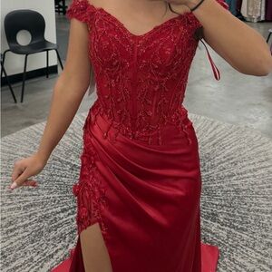PROM DRESS LA Divine Elegant Red Off-Shoulder